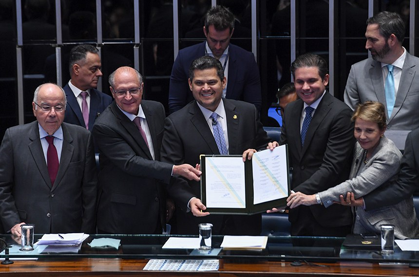 ACORDO HISTÓRICO ][ Brasil ratifica Acordo Mercosul-UE: Congresso promulga Decreto Legislativo